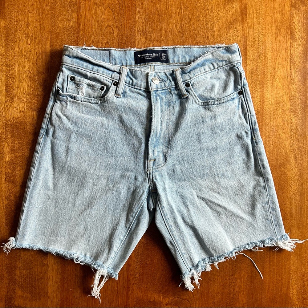 Abercrombie & Fitch - Vintage Stretch 90s Slim Cutoffs - 30W 32L